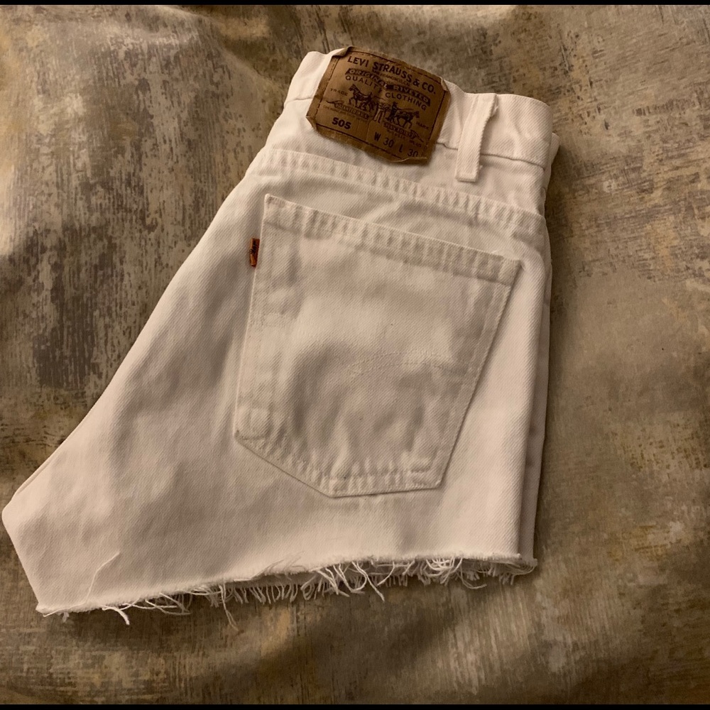 Levi high waisted shorts